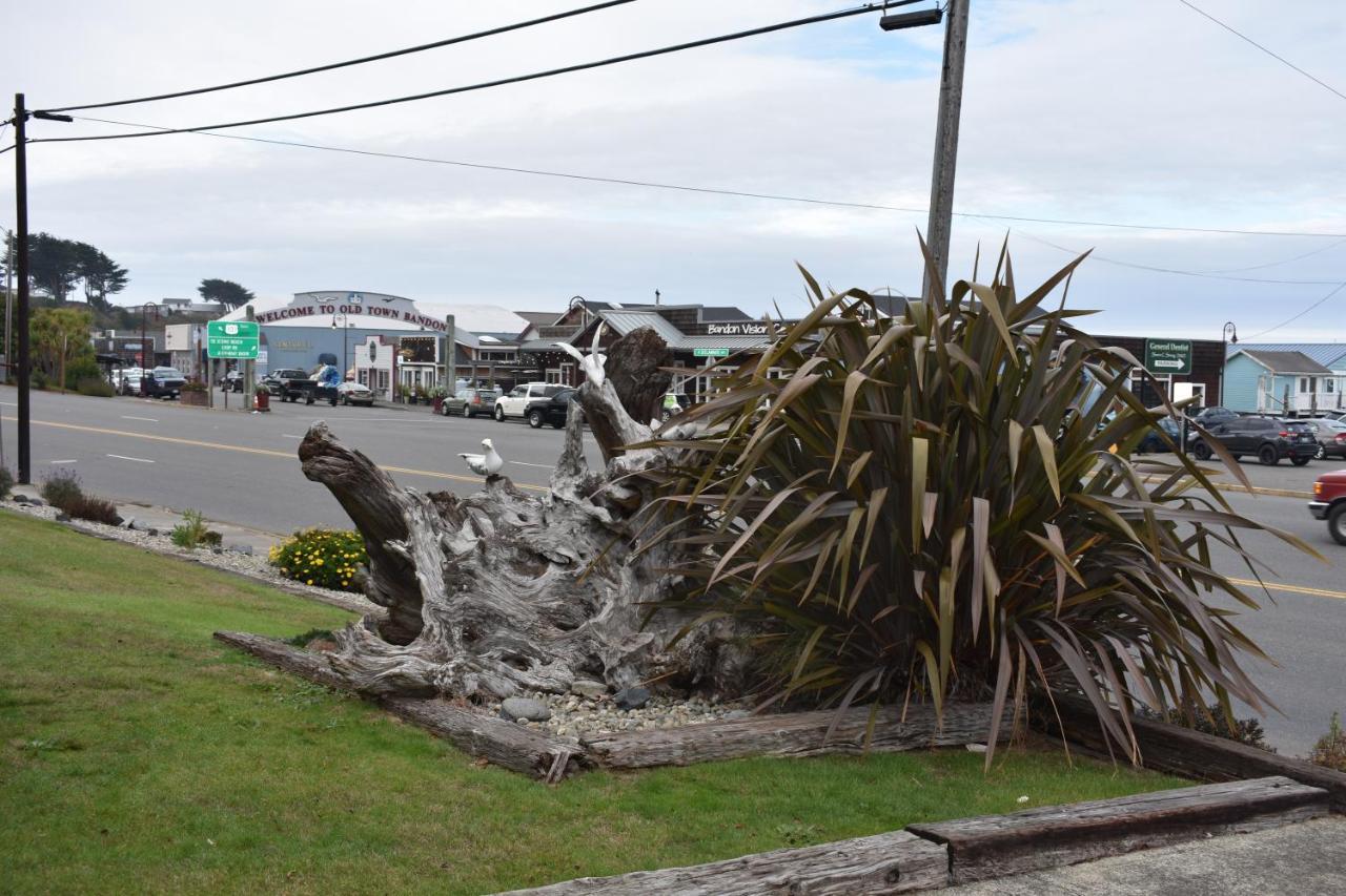 Lighthouse Cove Hotel